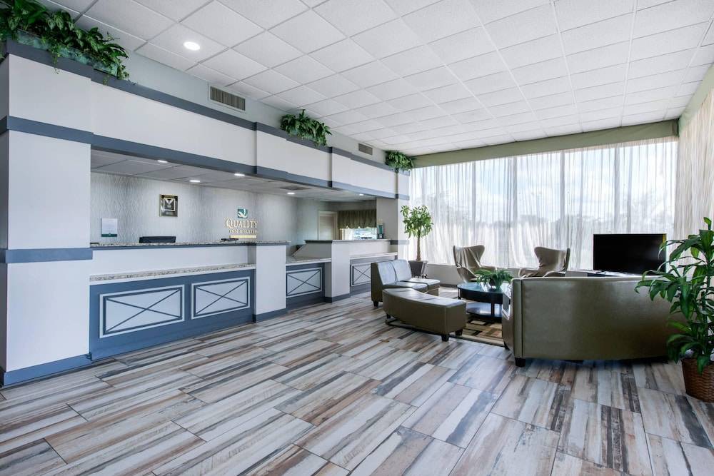 Quality Inn & Suites Brooksville I-75-Dade City 2