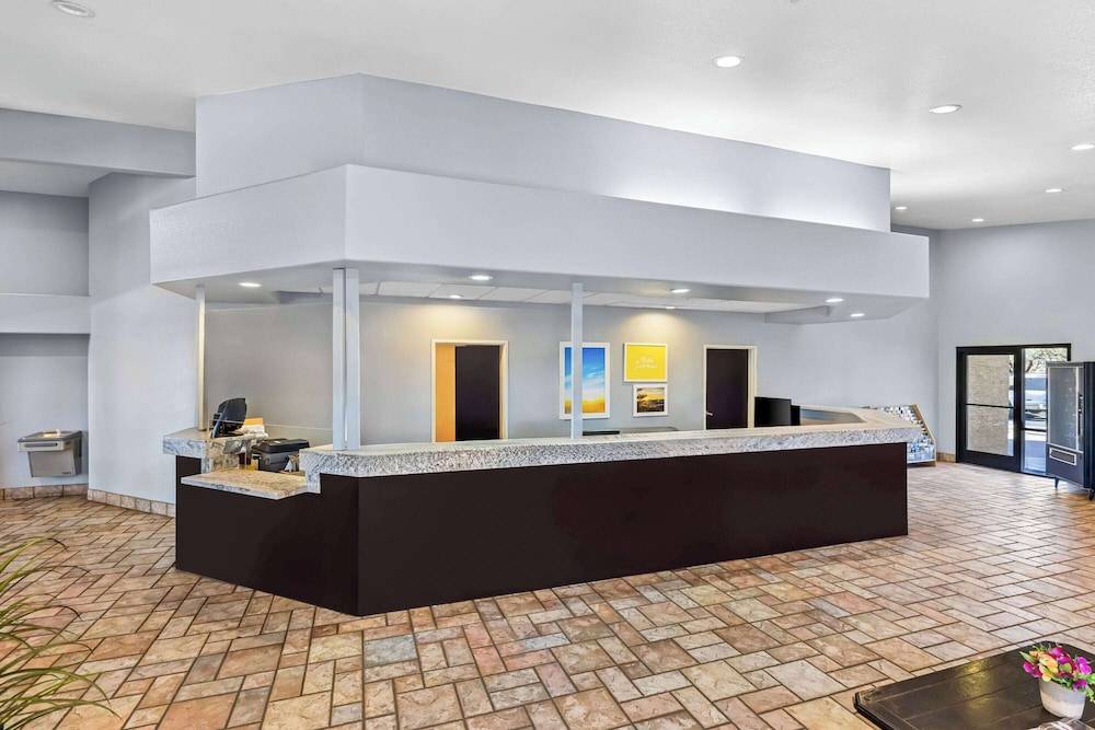 Days Inn by Wyndham Buckeye 2
