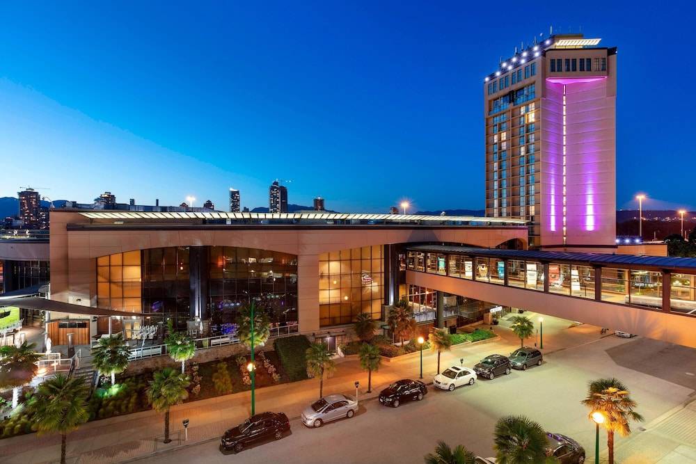Delta Hotels by Marriott Burnaby Conference Centre 1