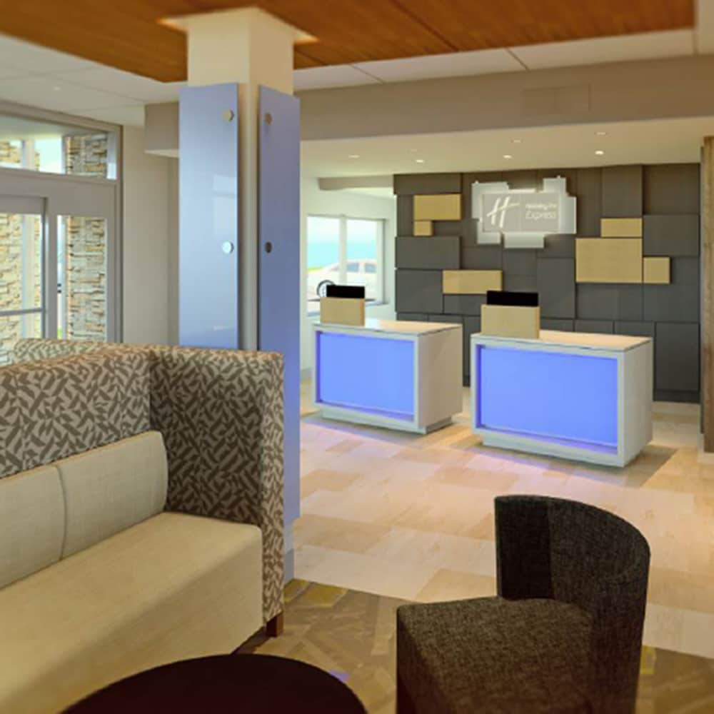 Holiday Inn Express & Suites CAMARILLO by IHG 2