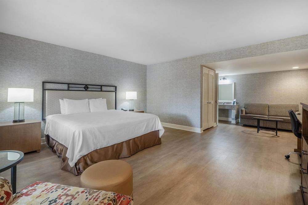 SureStay Hotel by Best Western Camarillo 1
