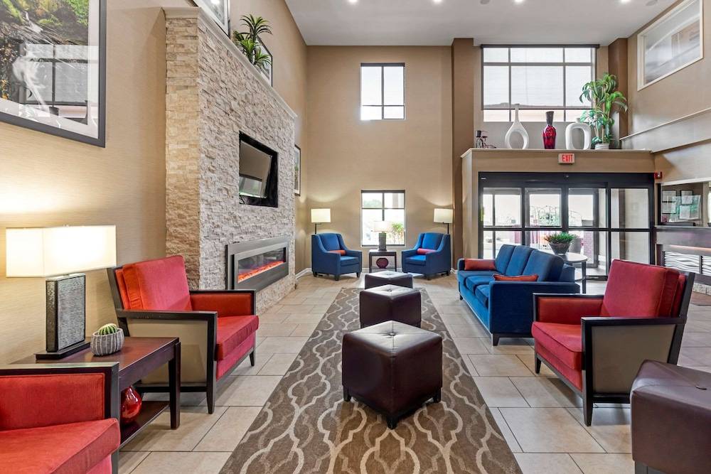 Comfort Inn & Suites Canton Riverstone Area 1