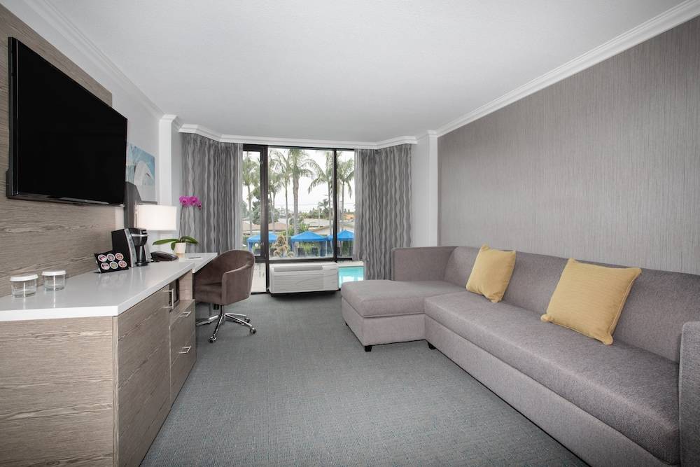 Crowne Plaza COSTA MESA ORANGE COUNTY by IHG 2