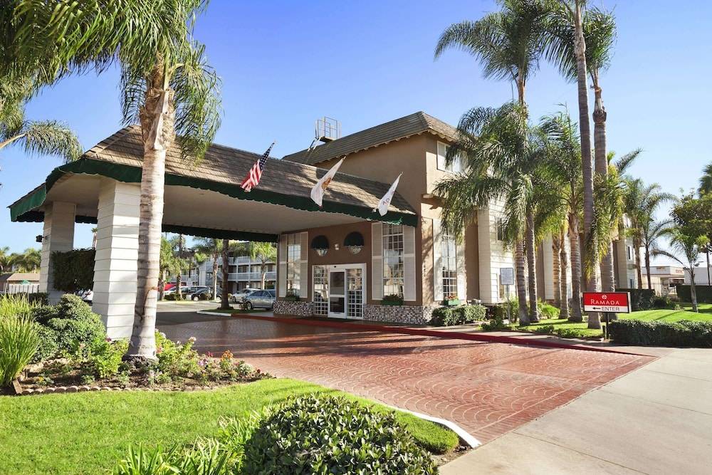 Ramada by Wyndham Costa Mesa/Newport Beach 1
