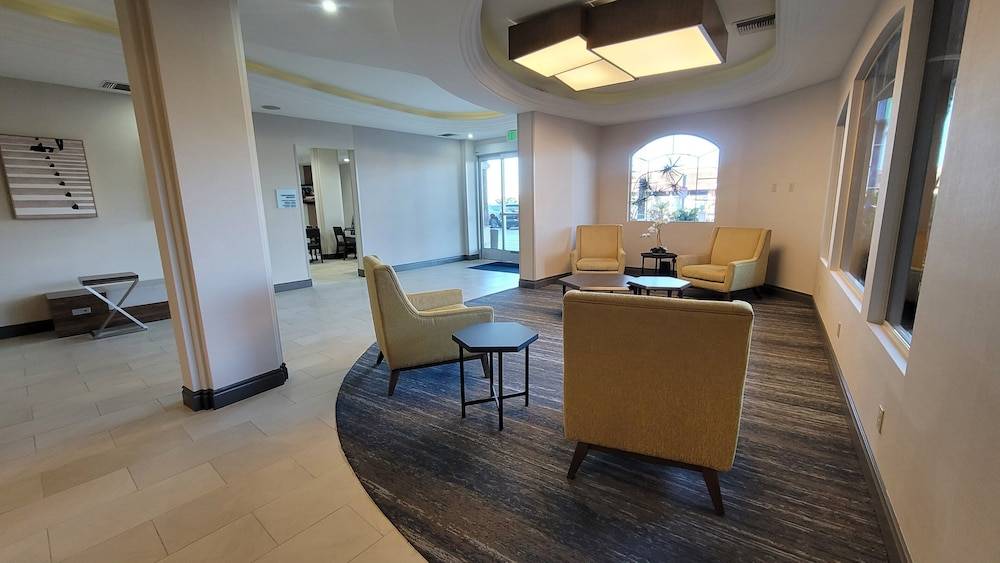 Holiday Inn Express SAN DIEGO SOUTH - CHULA VISTA by IHG 2