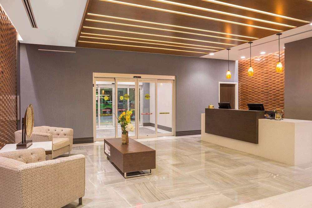 Wingate by Wyndham Miami Airport 2