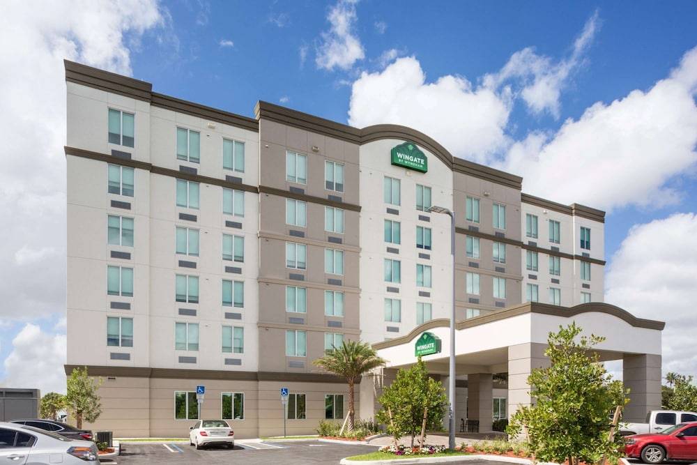 Wingate by Wyndham Miami Airport 1