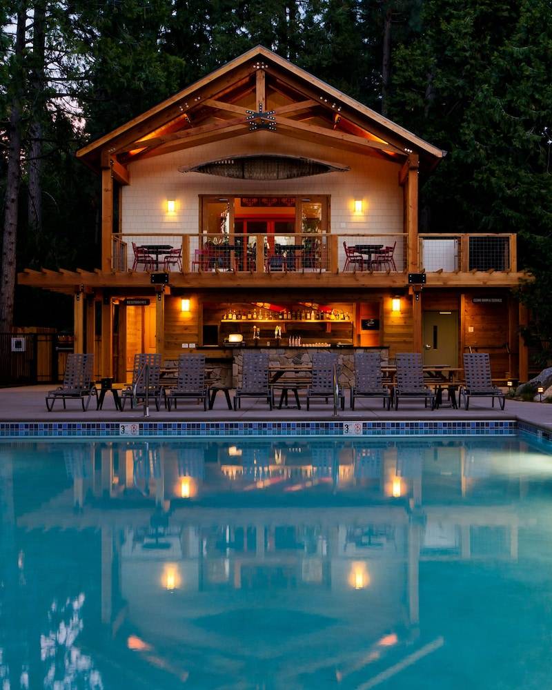 Evergreen Lodge at Yosemite 1