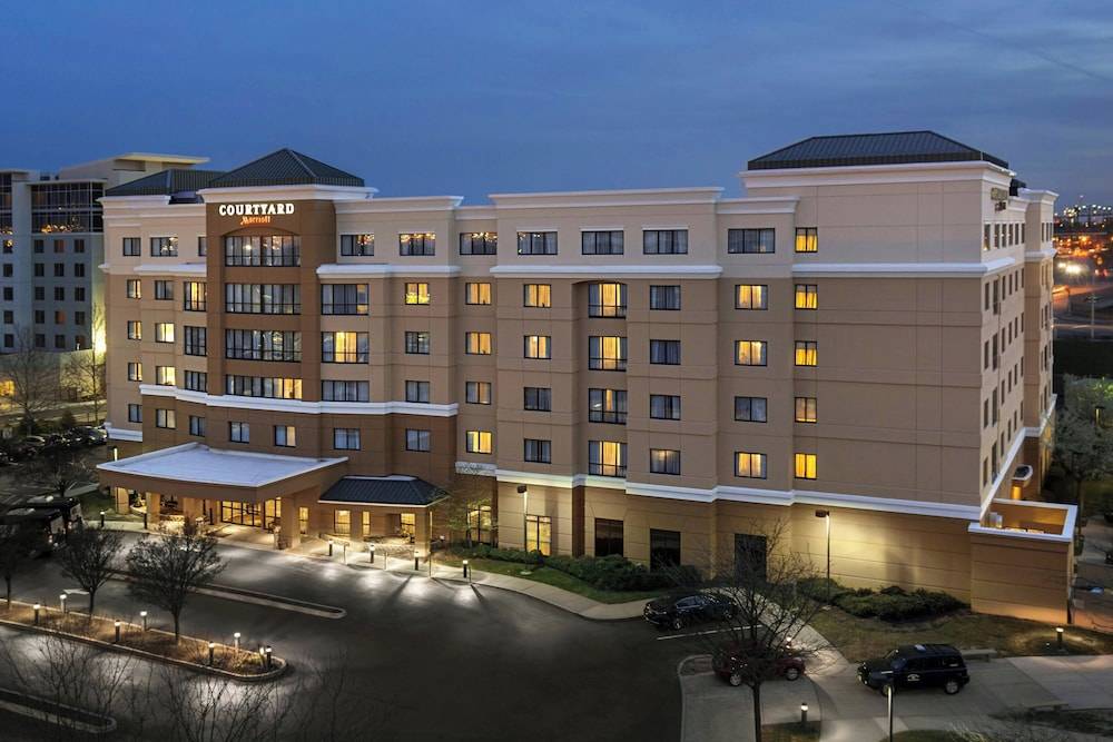 Courtyard by Marriott Newark Elizabeth 1