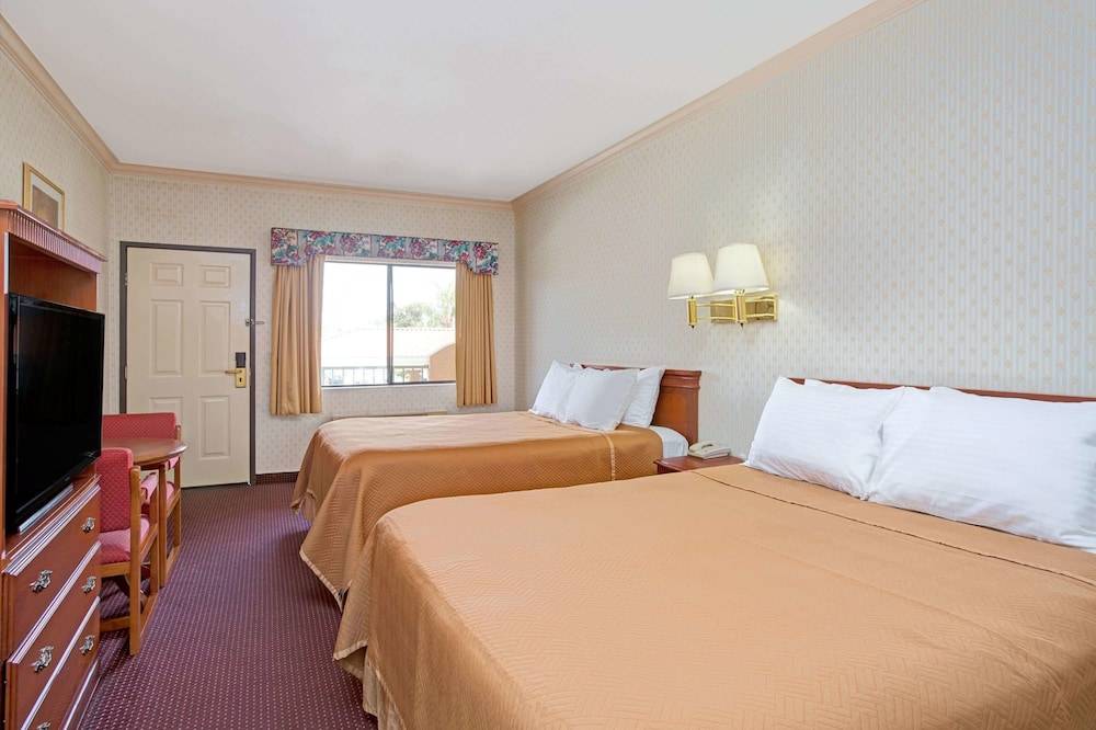 Travelodge by Wyndham Lynwood 2