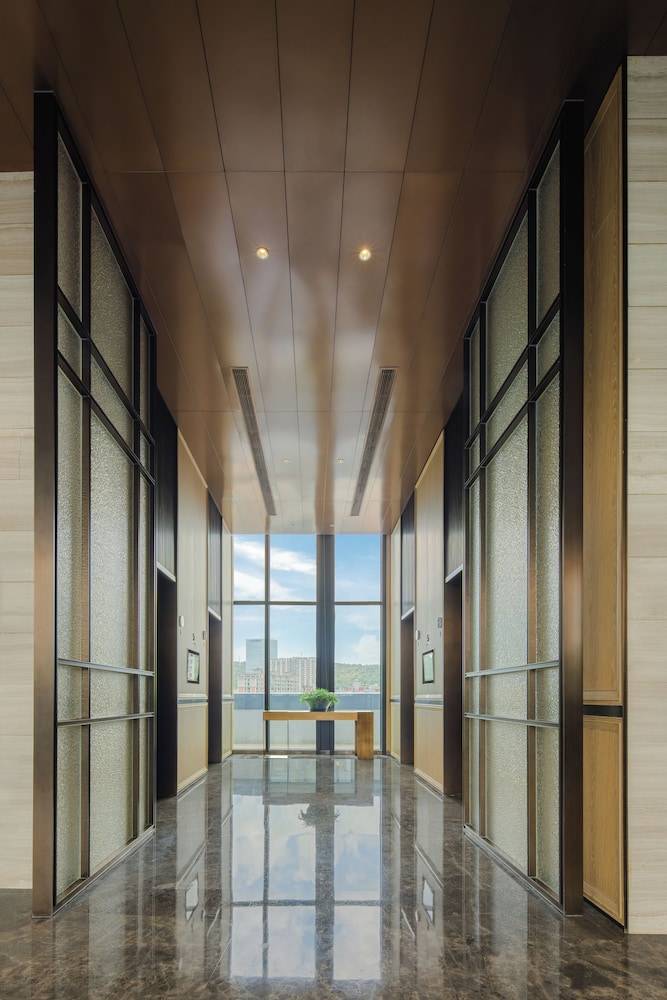 Holiday Inn Zhuhai City Center by IHG 2