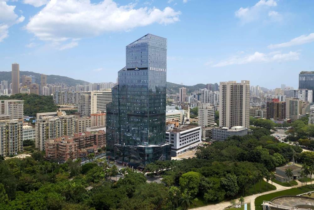 Days Inn by Wyndham Zhuhai Gongbei Port 1
