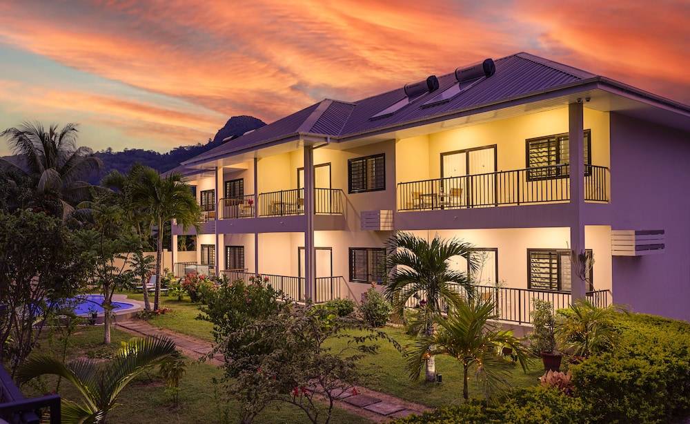 Creole Breeze Self Catering Apartments 1