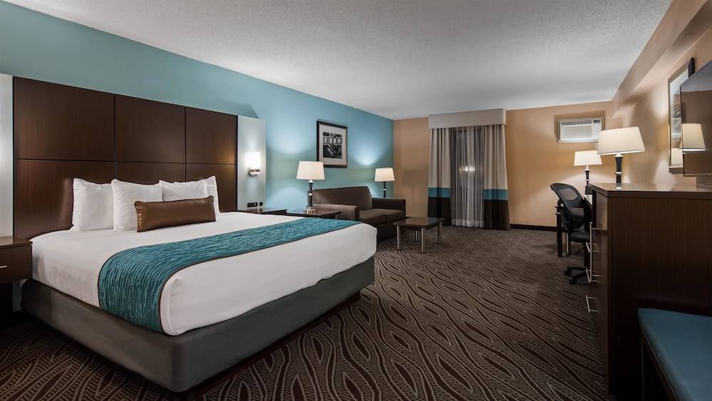 Best Western Plus Galleria Inn & Suites 1