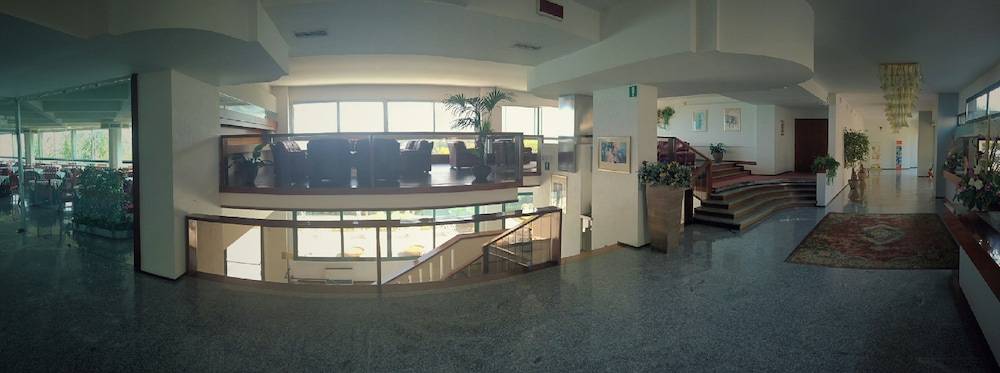 Hotel Capo Est 2