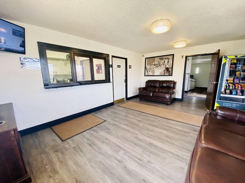 Super 8 by Wyndham Wyoming/Grand Rapids Area 1