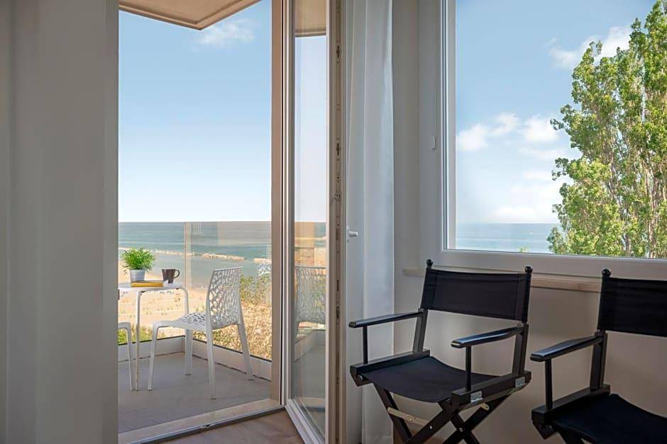 Club Hotel 1