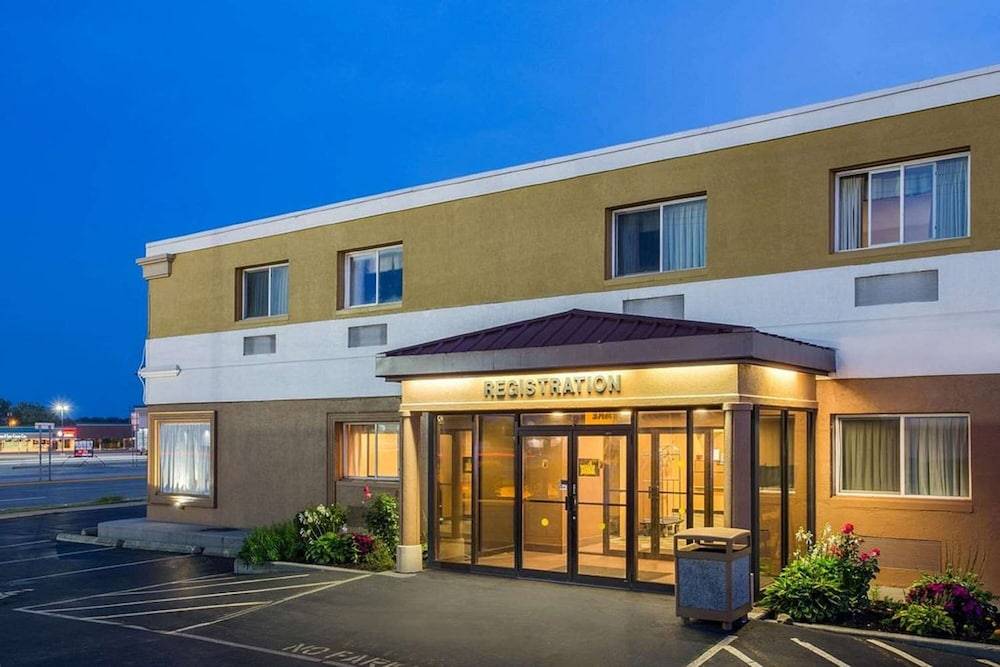 FairBridge Inn Express Buffalo Airport Williamsville 1