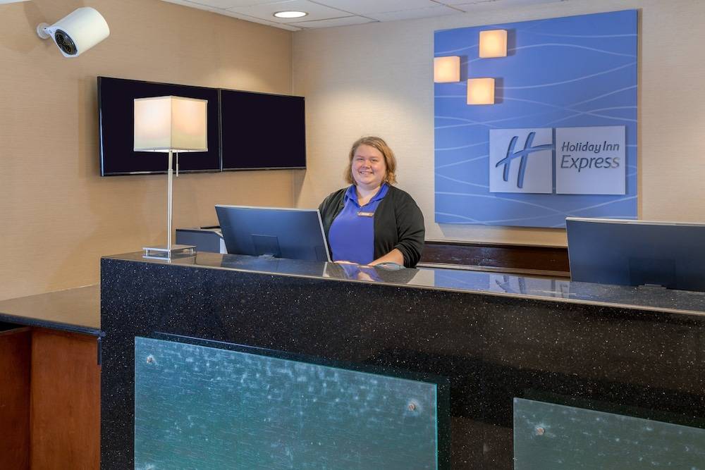 Holiday Inn Express & Suites CANTON by IHG 2