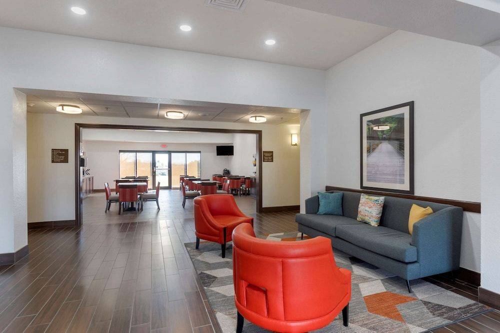 Comfort Inn & Suites Cave City 2