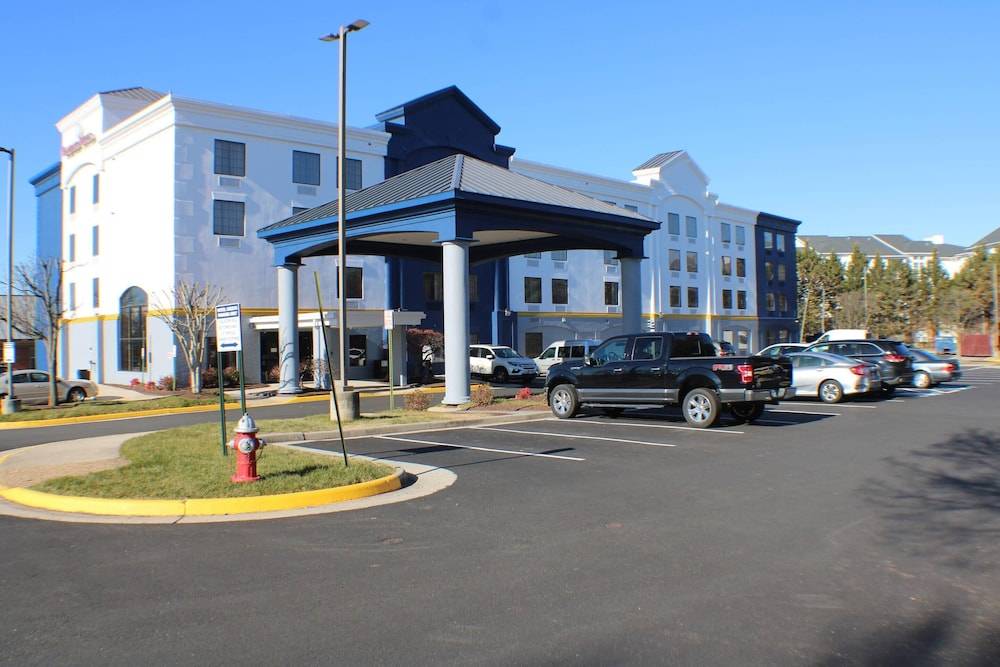 Comfort Suites Dulles Airport 1