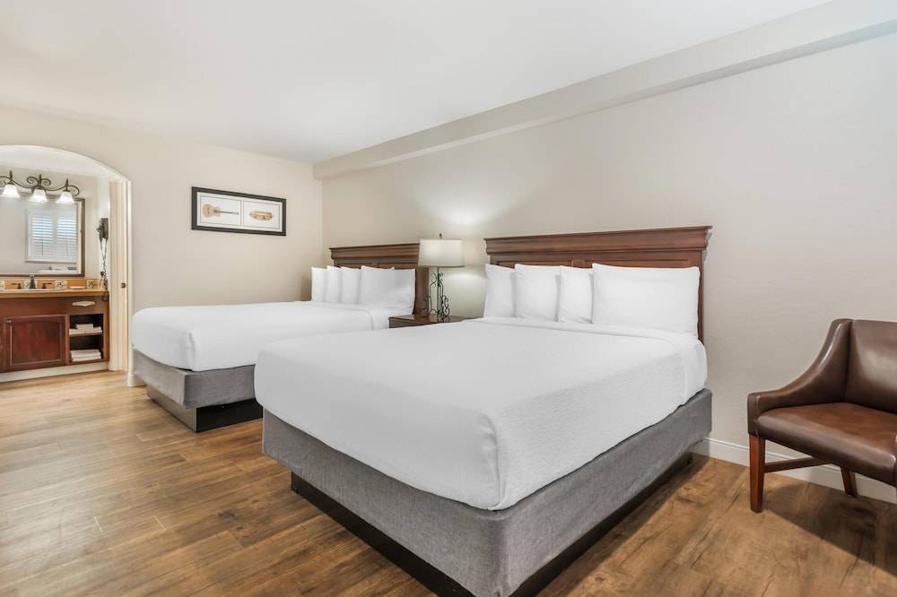 Best Western Rose Garden Inn 1