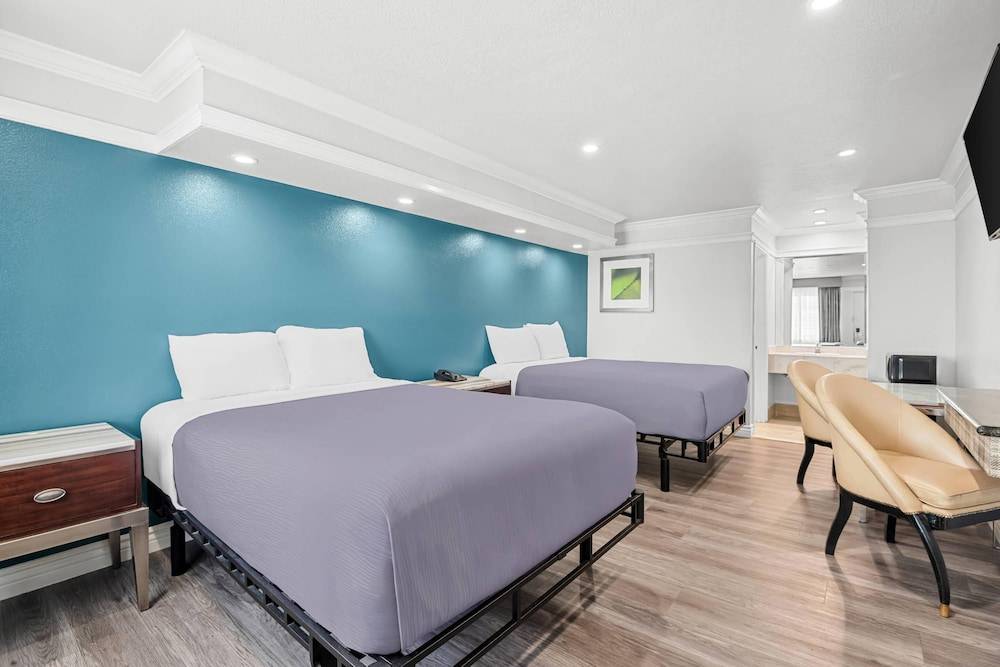 Rodeway Inn Commerce - Los Angeles 1