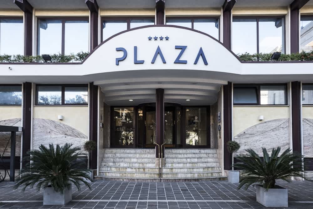 Hotel Plaza 1