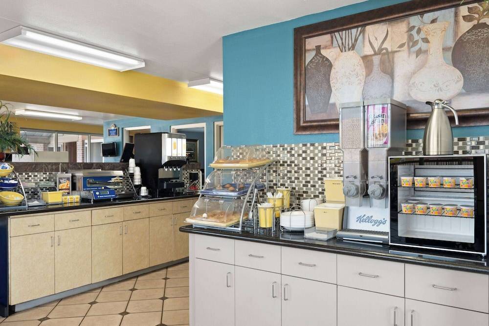 Days Inn by Wyndham Conway 1