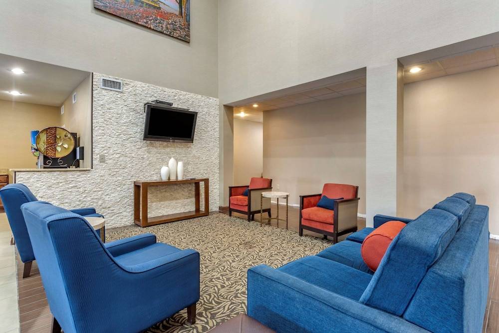 Comfort Suites Cordova 2