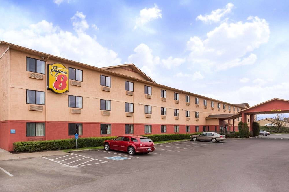 Super 8 by Wyndham Corvallis 1