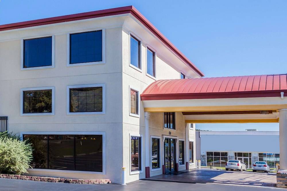 Days Inn by Wyndham Dalton 1
