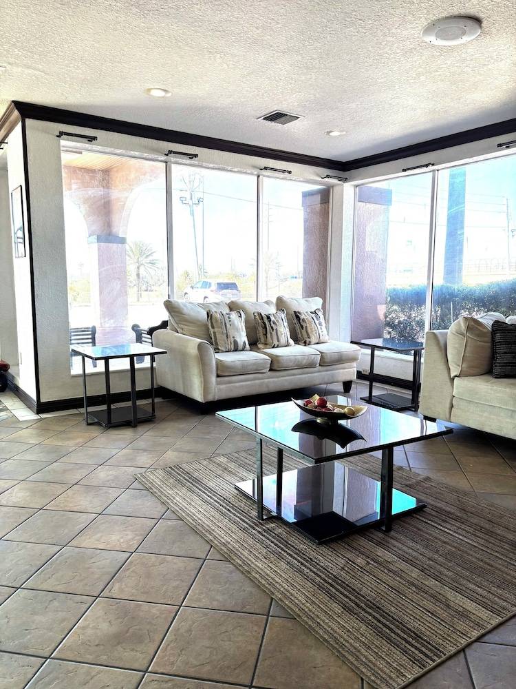 Ramada by Wyndham Davenport Orlando South 2