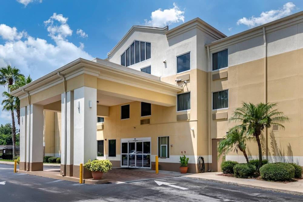 Comfort Inn & Suites DeLand - near University 1