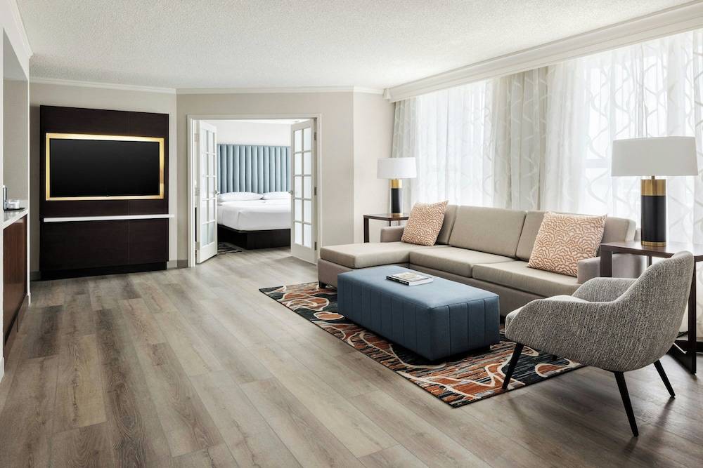 Chicago Marriott Suites Deerfield 1