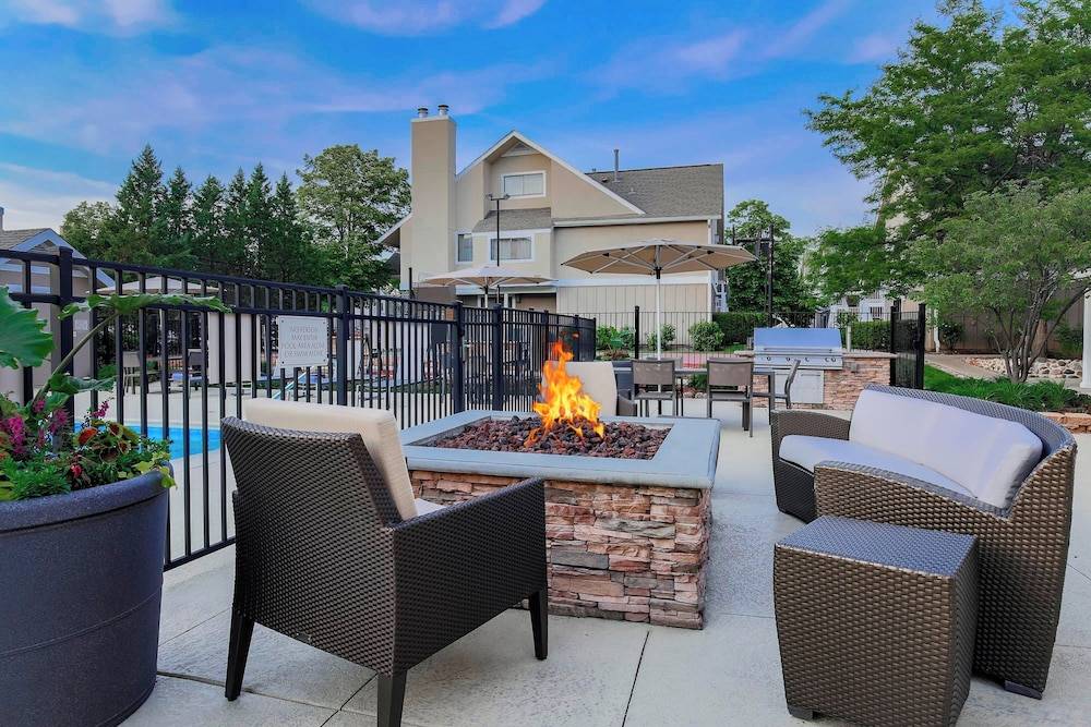 Residence Inn Chicago Deerfield 1