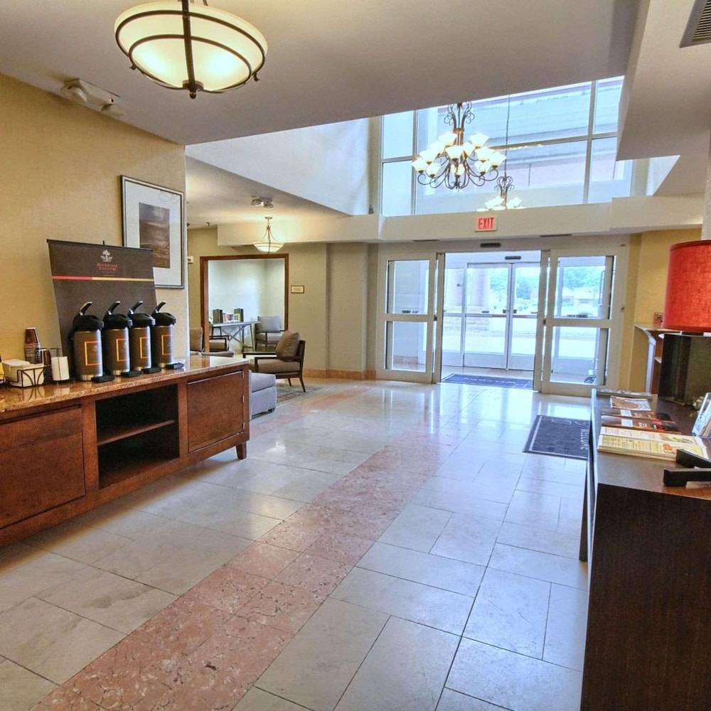 Country Inn & Suites by Radisson, Dearborn, MI 2