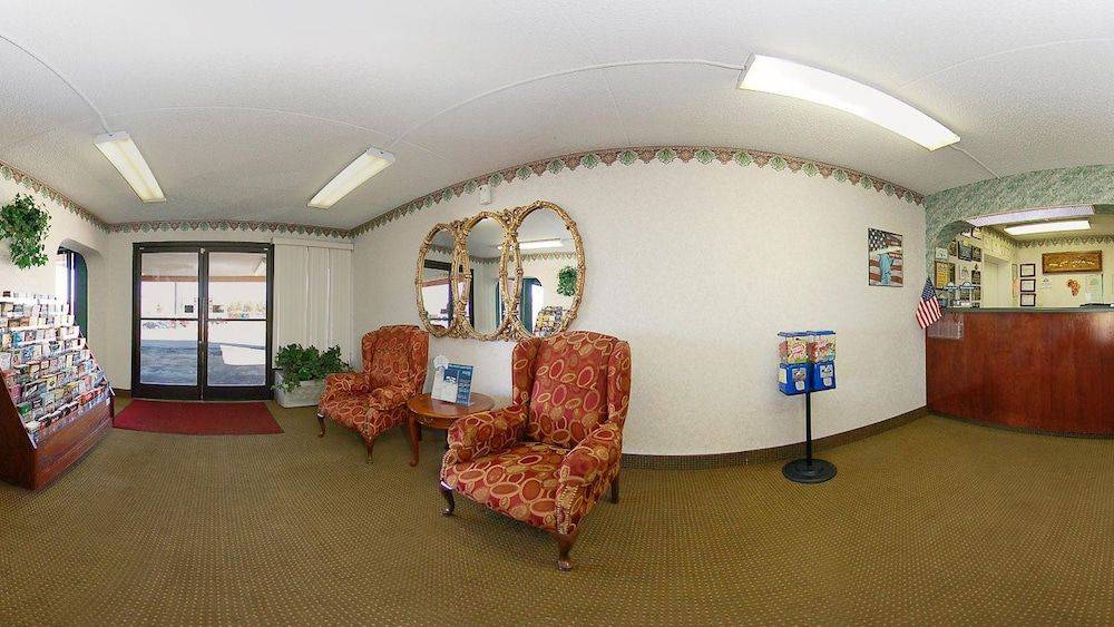 Days Inn by Wyndham Dickson 2