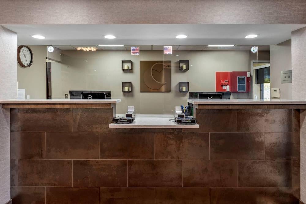Comfort Inn Near Greenfield Village 2