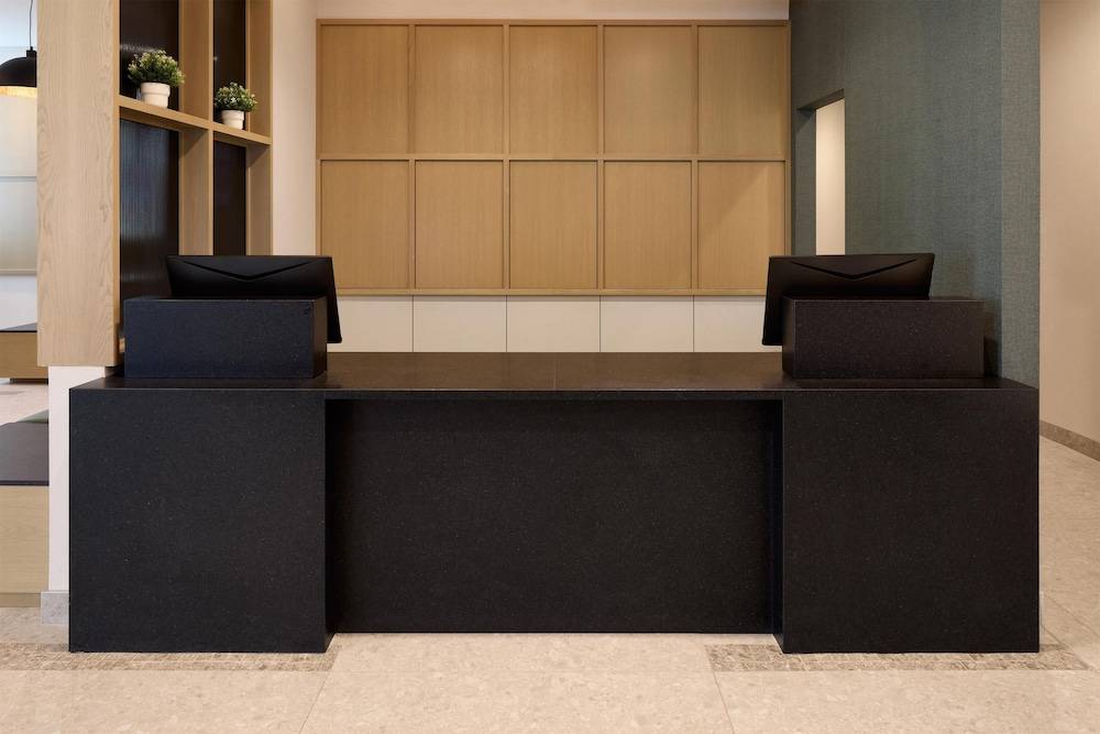 Hyatt Place Montreal Airport 1