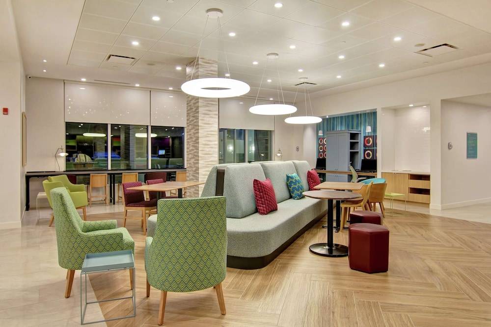 Home2 Suites By Hilton Montreal Dorval 2