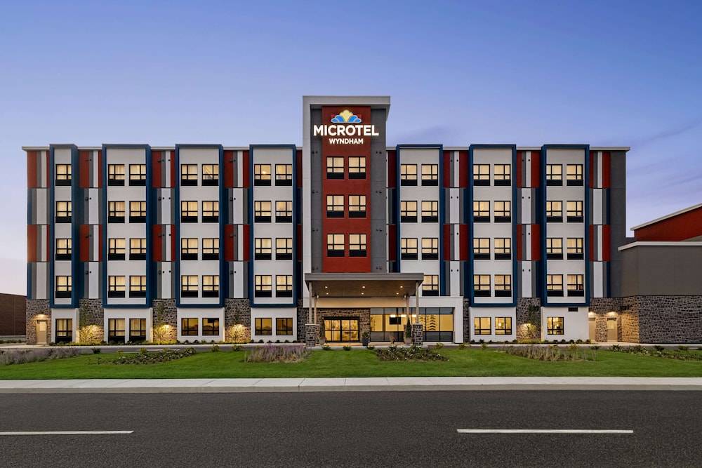 Microtel Inn & Suites Dorval QC 1