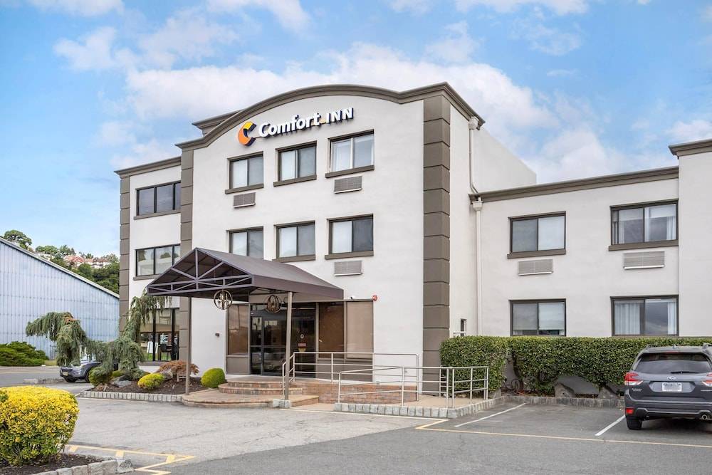 Comfort Inn Edgewater on Hudson River 1