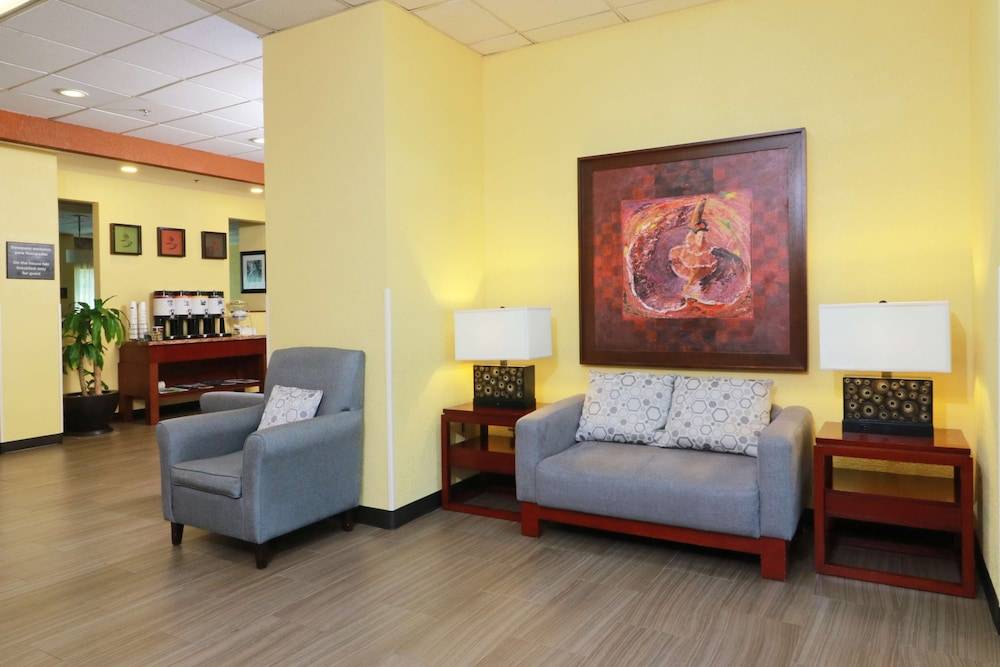 Hampton Inn by Hilton Guadalajara-Aeropuerto 2
