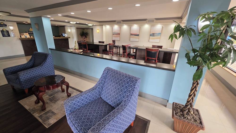 Days Inn by Wyndham Florida City 2