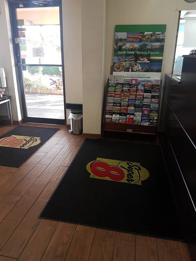 Super 8 by Wyndham Homestead Florida City Gateway to Keys 2