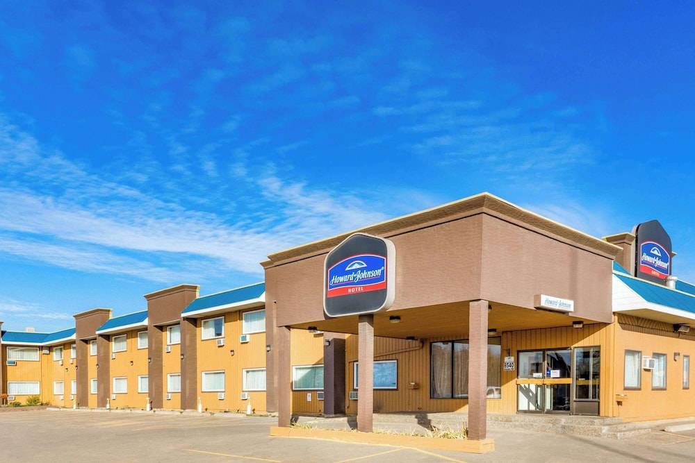 Howard Johnson by Wyndham Fort St. John 1