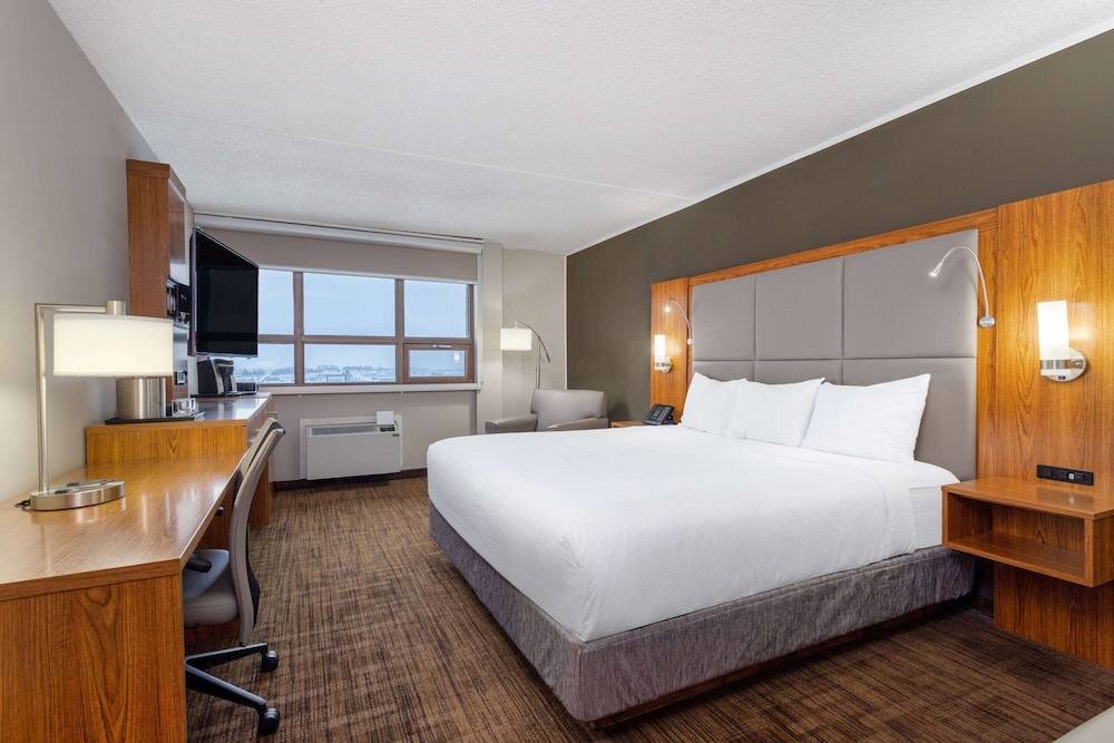 Ramada by Wyndham Northern Grand Hotel & Conference Centre 1