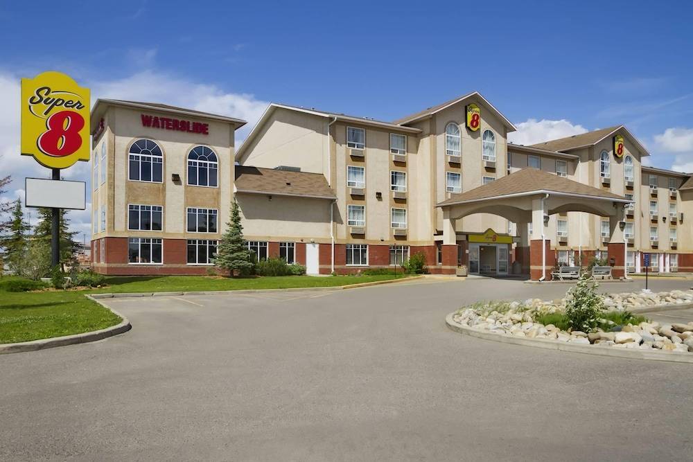 Super 8 by Wyndham Fort St. John BC 1