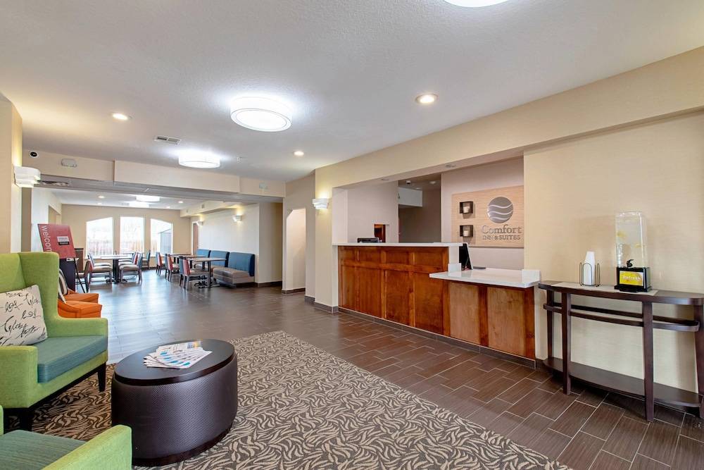 Comfort Inn & Suites Fredericksburg 2